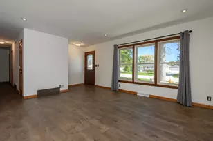 6185 S 38th St, Greenfield, WI 53221 - Photo 12