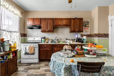 2401 W Grant St, Milwaukee, WI 53215 - Photo 10
