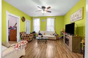 2401 W Grant St, Milwaukee, WI 53215 - Photo 4
