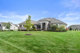 235 Four Winds Ct, Hartland, WI 53029 - Photo 2
