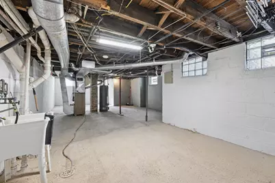 216 E Garfield Ave, Milwaukee, WI 53212 - Photo 22