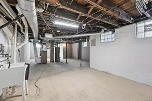 216 E Garfield Ave, Milwaukee, WI 53212 - Photo 22