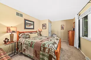 W136N8124 River Park Dr, Menomonee Falls, WI 53051 - Photo 18