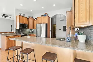 10129 48th Ave, Pleasant Prairie, WI 53158 - Photo 12