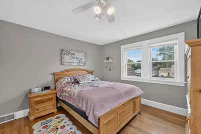 933  Lathrop Ave, Racine, WI 53405 - Photo 10