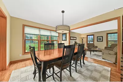 8646 S Parkland Ct, Franklin, WI 53132 - Photo 16