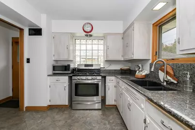 221 N Story Pkwy, Milwaukee, WI 53208 - Photo 30