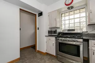 221 N Story Parkway, Milwaukee, WI 53208 - Photo 32