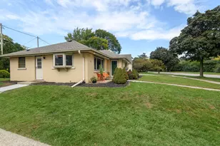 221 N Story Parkway, Milwaukee, WI 53208 - Photo 20