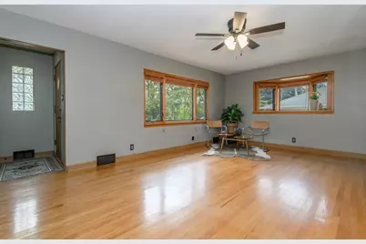 221 N Story Pkwy, Milwaukee, WI 53208 - Photo 22
