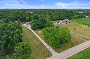 9209 Gittings Rd, Racine, WI 53406 - Photo 2