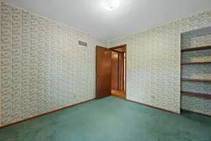 1001 Canterbury Ln, Waukesha, WI 53188 - Photo 34