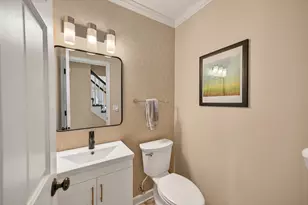 21400 Lancelot Dr, Brookfield, WI 53045 - Photo 16