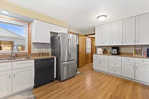 2709 Pinehurst Ave, Racine, WI 53403 - Photo 4
