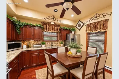 3743 W Miller Ln, Milwaukee, WI 53208 - Photo 8
