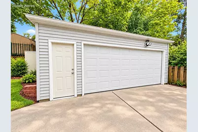 3743 W Miller Ln, Milwaukee, WI 53208 - Photo 14