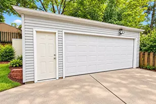 3743 W Miller Ln, Milwaukee, WI 53208 - Photo 14
