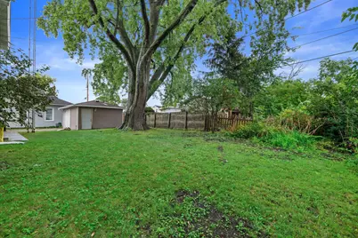 1221 N Main St, Racine, WI 53402 - Photo 28