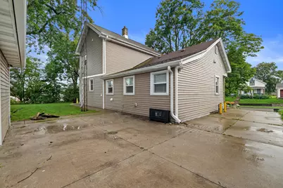 1221 N Main St, Racine, WI 53402 - Photo 26