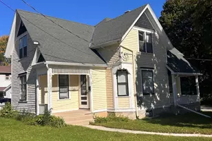 W58N421 Hilbert Ave, Cedarburg, WI 53012 - Photo 2