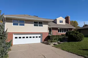 2621 Van Loon Rd, La Crosse, WI 54601 - Photo 1