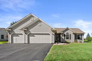 521 Tomahawk Dr, Twin Lakes, WI 53181 - Photo 1