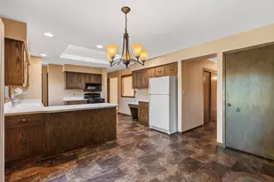 8840 Greenhill Ln, Greendale, WI 53129 - Photo 12