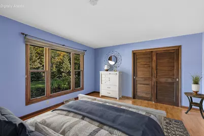 8840  Greenhill Ln, Greendale, WI 53129 - Photo 18