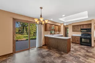 8840 Greenhill Ln, Greendale, WI 53129 - Photo 8