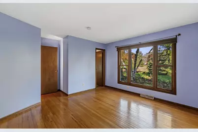 8840  Greenhill Ln, Greendale, WI 53129 - Photo 20