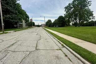 1315 Howe St, Racine, WI 53403 - Photo 38