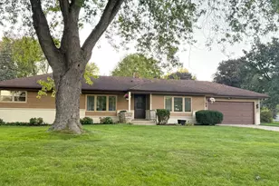 2885 Burlawn Pkwy, Brookfield, WI 53005 - Photo 6