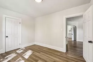 5902 W Park Hill Ave, Milwaukee, WI 53213 - Photo 32