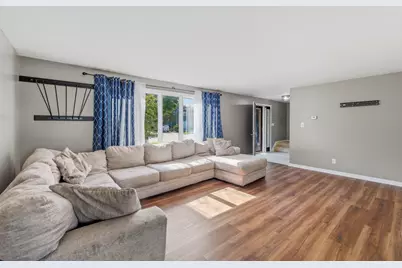 2314 W Koning Dr, Sheboygan, WI 53083 - Photo 8