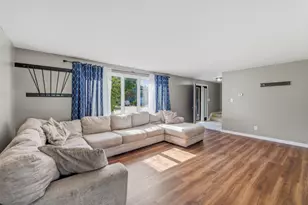 2314 W Koning Dr, Sheboygan, WI 53083 - Photo 8