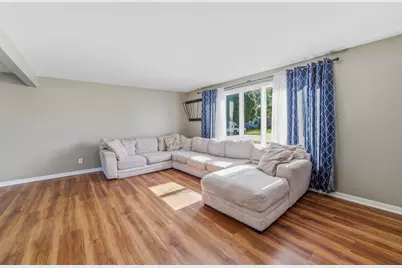 2314 W Koning Dr, Sheboygan, WI 53083 - Photo 10