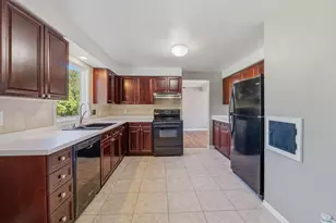 2314 W Koning Dr, Sheboygan, WI 53083 - Photo 2