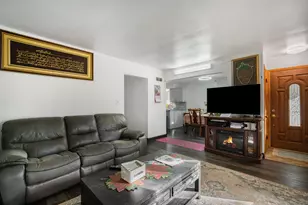 4758 S 22nd St, Milwaukee, WI 53221 - Photo 4