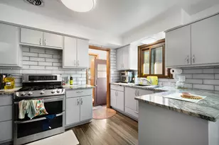 4758 S 22nd St, Milwaukee, WI 53221 - Photo 8