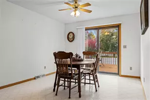 802 Laurel Pl, Holmen, WI 54636 - Photo 6