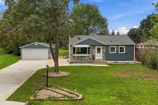 W190S7635 Circle Dr, Muskego, WI 53150 - Photo 8