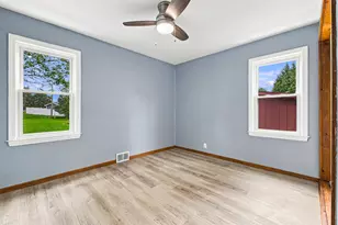 W190S7635 Circle Dr, Muskego, WI 53150 - Photo 18