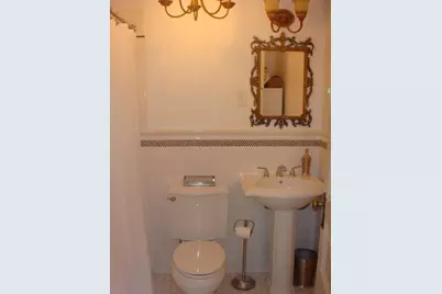 2234 N Terrace Ave, Milwaukee, WI 53202 - Photo 16
