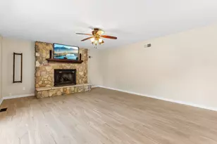 11262 3rd Ave, Pleasant Prairie, WI 53158 - Photo 6
