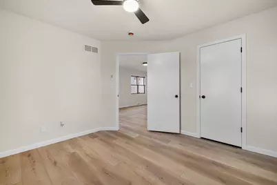 2147 S 72nd St, West Allis, WI 53219 - Photo 24