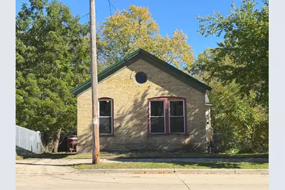 1305  Dr Martin Luther King Dr, Racine, WI 53404 - Photo 1