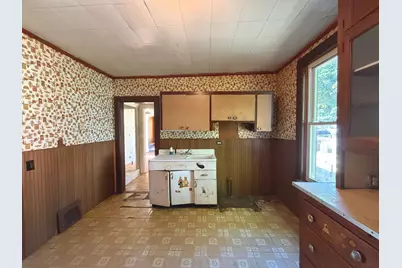 1305  Dr Martin Luther King Dr, Racine, WI 53404 - Photo 8