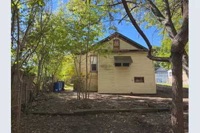 1305  Dr Martin Luther King Dr, Racine, WI 53404 - Photo 2