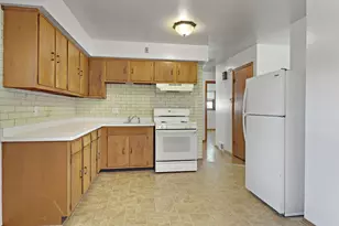 1912 35th Pl, Kenosha, WI 53140 - Photo 6