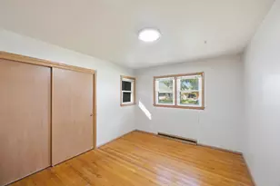 8725 W Palmetto Ave, Milwaukee, WI 53225 - Photo 14